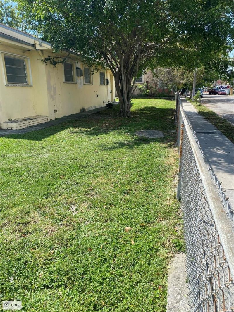 1268 SW 4th St , Miami, FL 33135 Photo