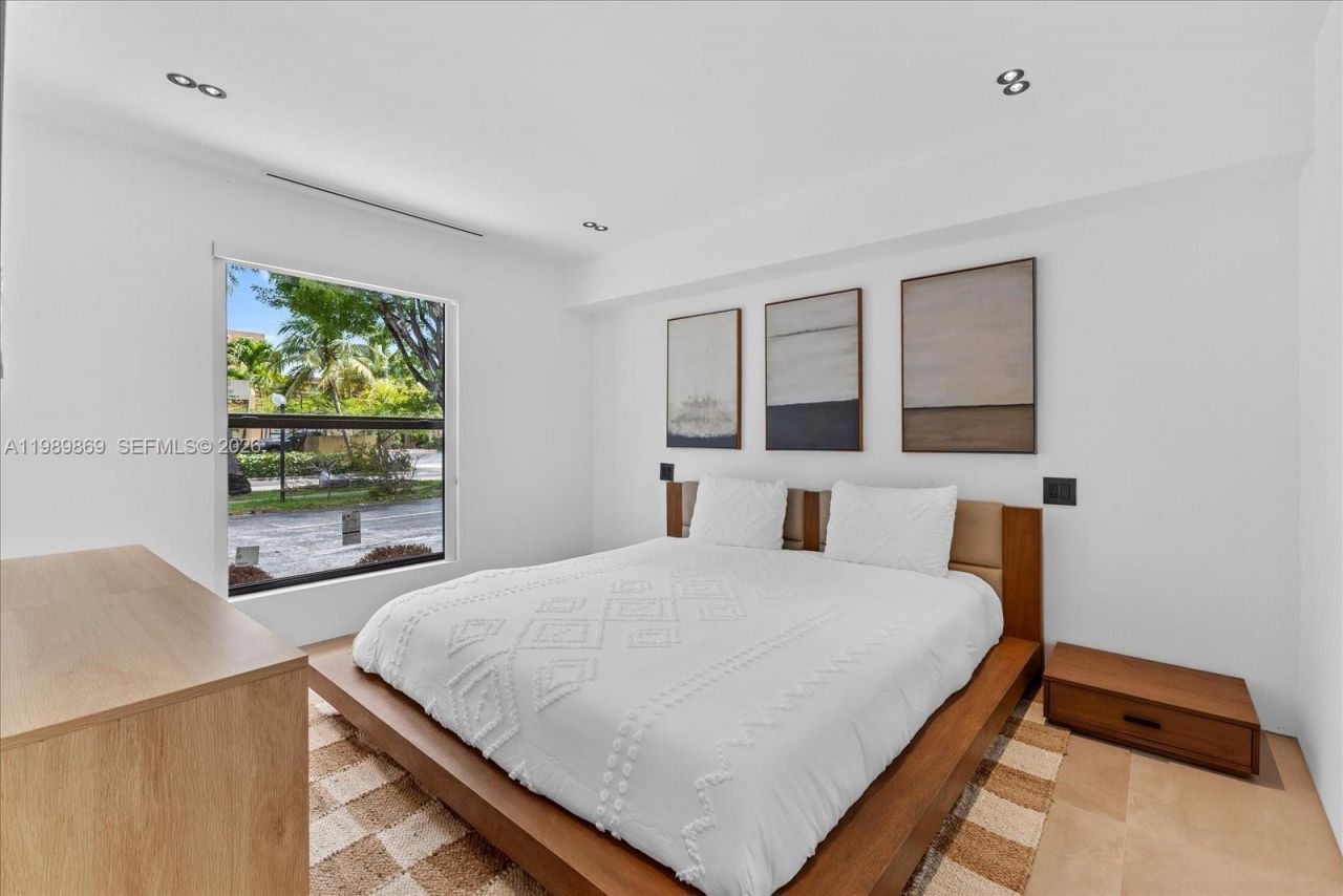 3786 NE 167th St, Unit 49, North Miami Beach, FL 33160 Photo