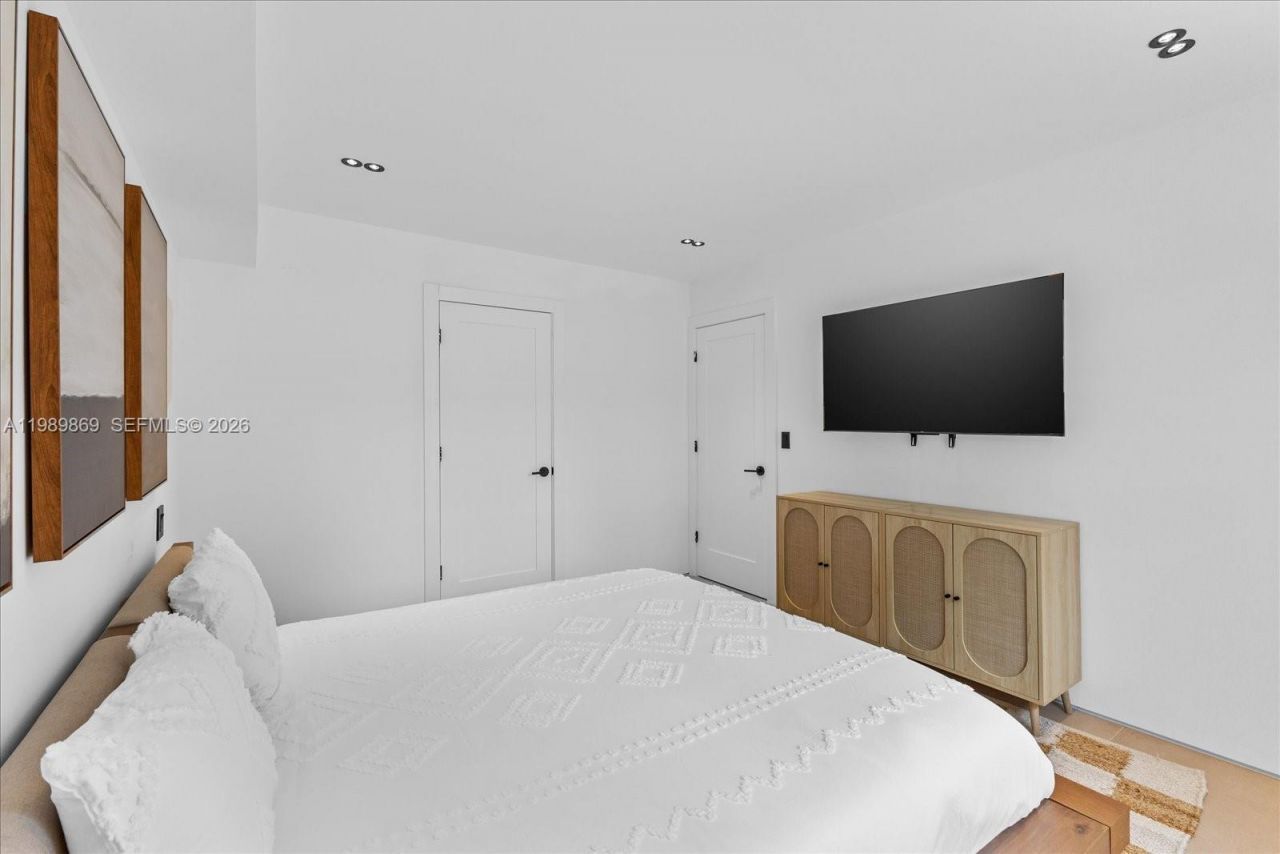 3786 NE 167th St, Unit 49, North Miami Beach, FL 33160 Photo