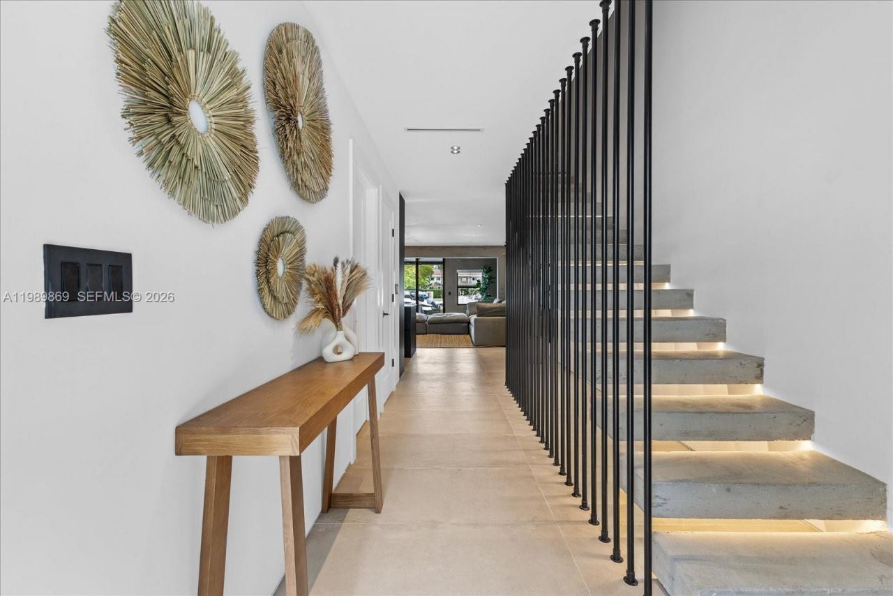 3786 NE 167th St, Unit 49, North Miami Beach, FL 33160 Photo