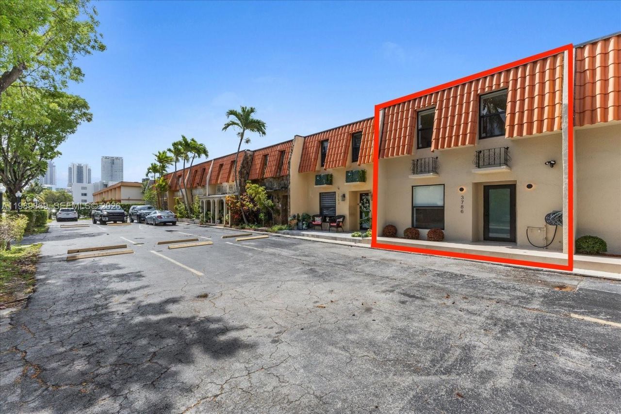 3786 NE 167th St, Unit 49, North Miami Beach, FL 33160 Photo