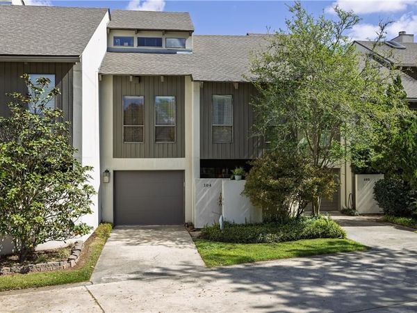 104 TCHEFUNCTE OAKS Drive, Unit 104, Mandeville, LA 70471