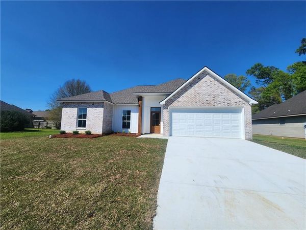 29801 ATLANTA Drive, Albany, LA 70711