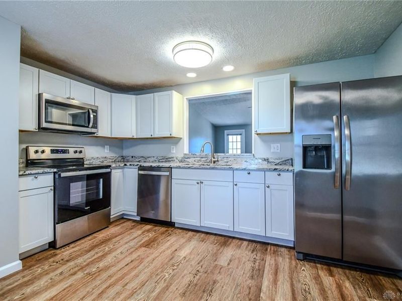 8918 Autumngate Lane, Huber Heights, OH 45424 Photo 11