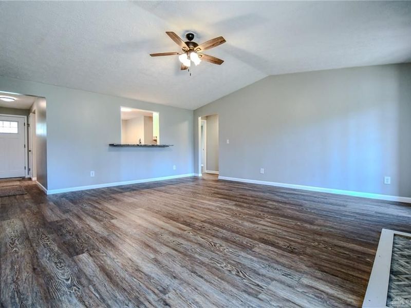 8918 Autumngate Lane, Huber Heights, OH 45424 Photo 14