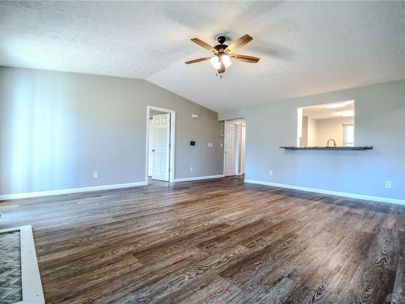 8918 Autumngate Lane, Huber Heights, OH 45424 Photo 17