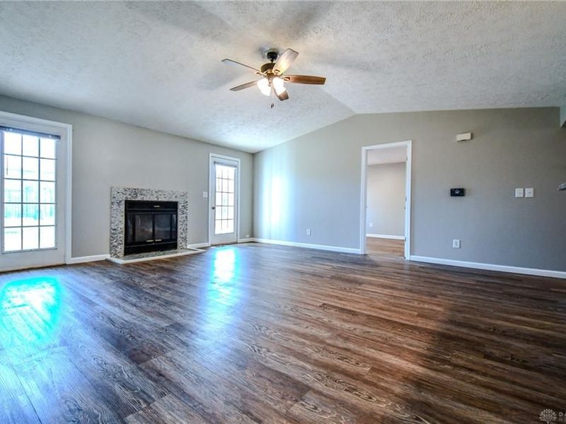 8918 Autumngate Lane, Huber Heights, OH 45424 Photo 18