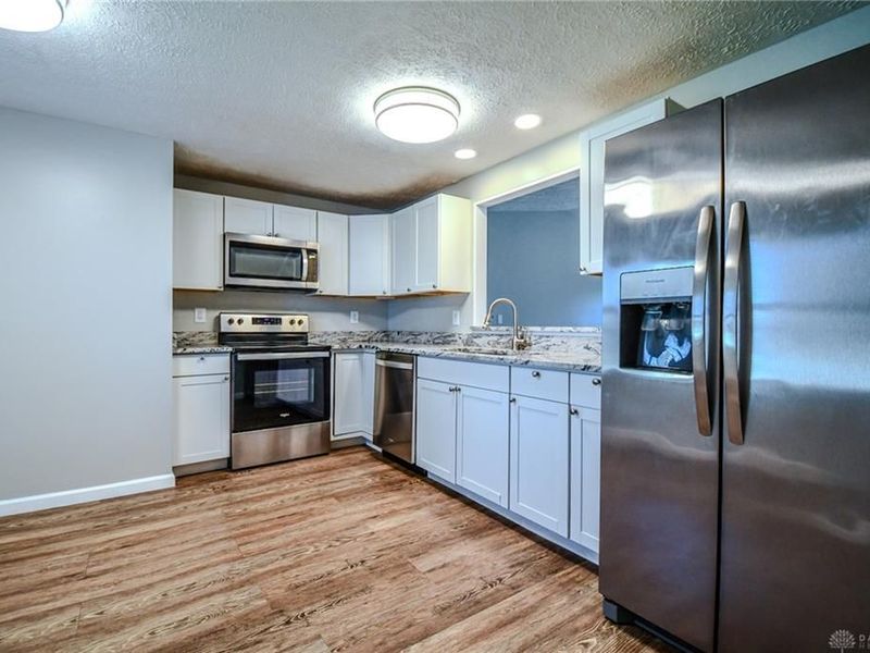 8918 Autumngate Lane, Huber Heights, OH 45424 Photo 8