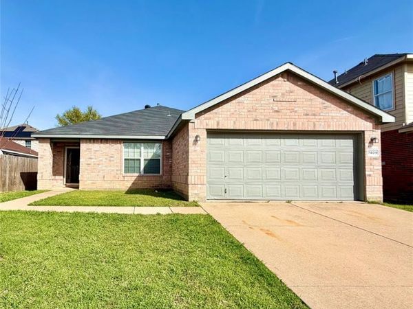 7409 Cresswell Drive, Arlington, TX 76001