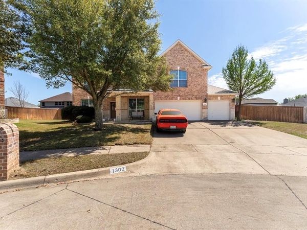 1302 Granada Court, Midlothian, TX 76065