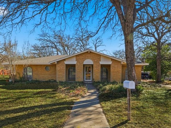 620 Cimarron Trail , Southlake, TX 76092