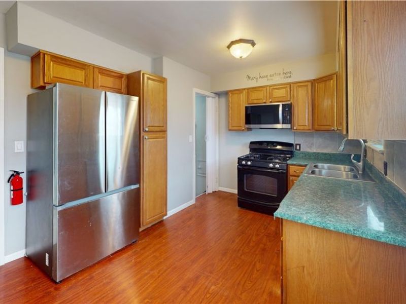 30008 Mildred Drive, Willowick, OH 44095 Photo 2