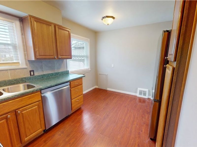 30008 Mildred Drive, Willowick, OH 44095 Photo 3