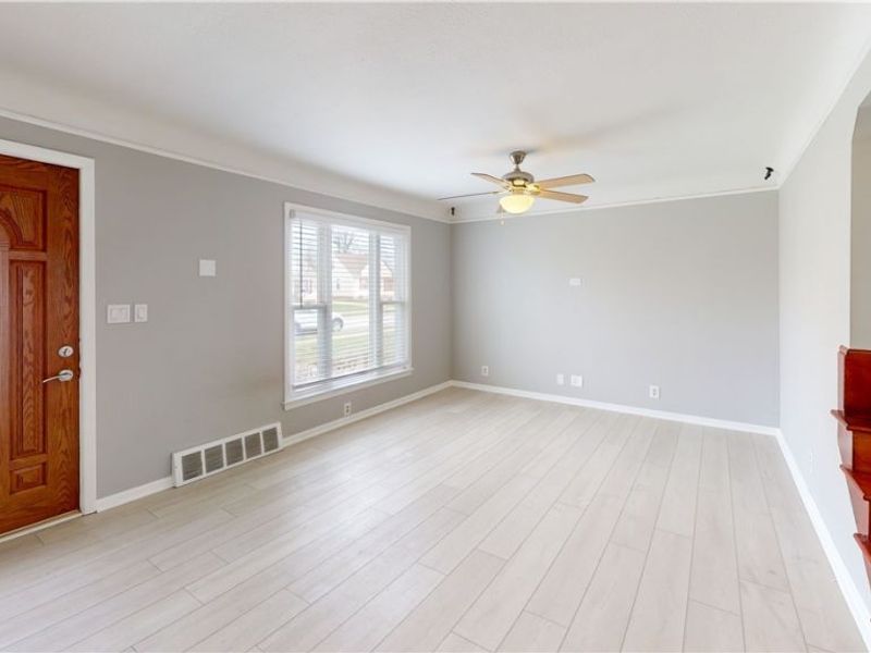 30008 Mildred Drive, Willowick, OH 44095 Photo 5