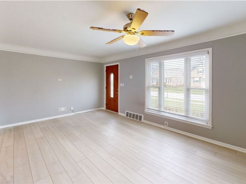 30008 Mildred Drive, Willowick, OH 44095 Photo 6