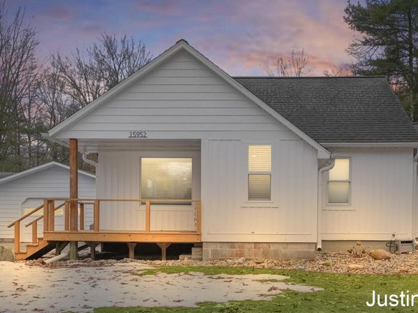 15952 Groesbeck Street, Grand Haven, MI 49417