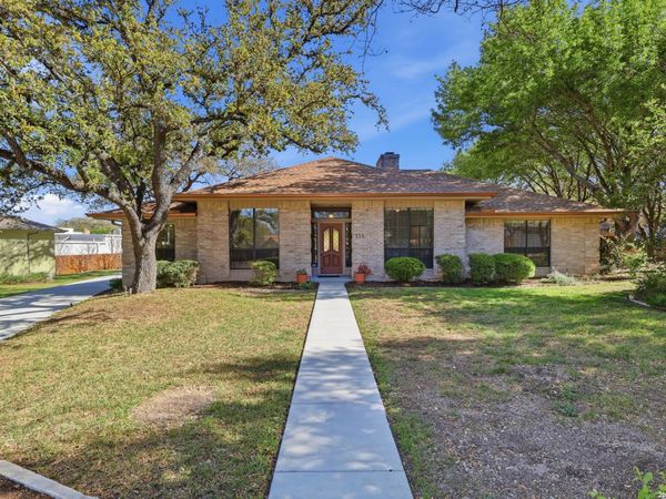 220 Lundblade Ln., Castle Hills, TX 78213