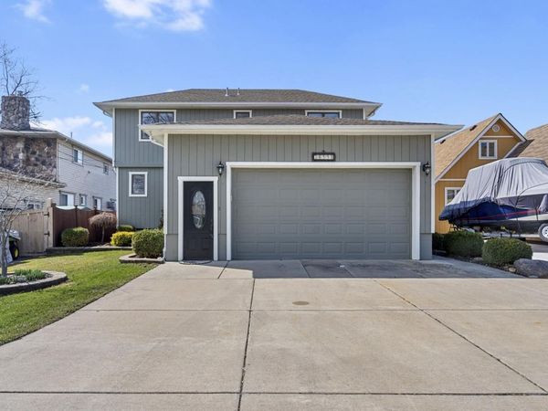 30990 Bayview Drive, Rockwood, MI 48173