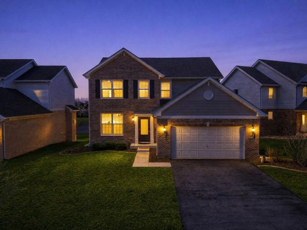 10322 Adler Cove, St. John, IN 46373