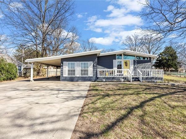 503 1st Street, Lansing, KS 66043