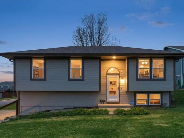 500 N Saville Court, Independence, MO 64050
