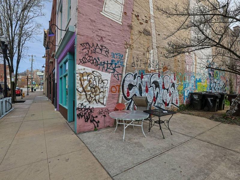 1424 Main Street, Cincinnati, OH 45202 Photo 8