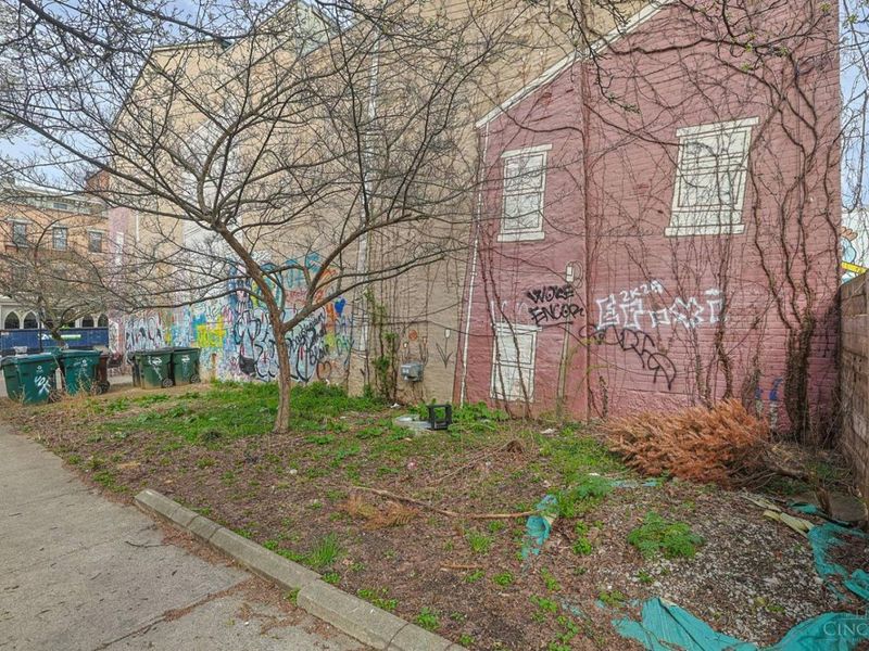 1424 Main Street, Cincinnati, OH 45202 Photo 9