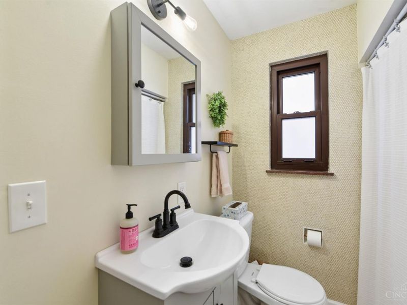 3827 Thornton Drive, Cincinnati, OH 45236 Photo 16