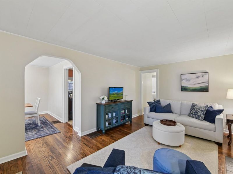 3827 Thornton Drive, Cincinnati, OH 45236 Photo 4