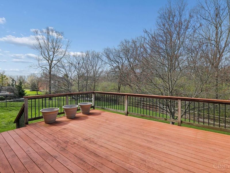 8451 Beckett Pointe Drive, West Chester, OH 45069 Photo 12