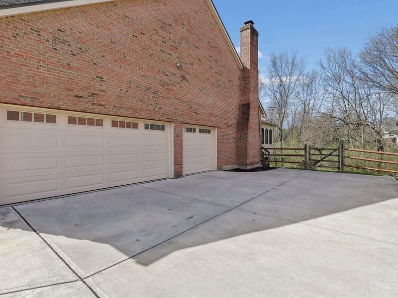 8451 Beckett Pointe Drive, West Chester, OH 45069 Photo 4