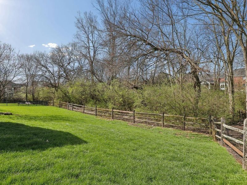 8451 Beckett Pointe Drive, West Chester, OH 45069 Photo 5