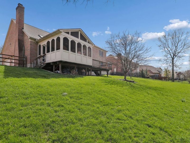 8451 Beckett Pointe Drive, West Chester, OH 45069 Photo 6