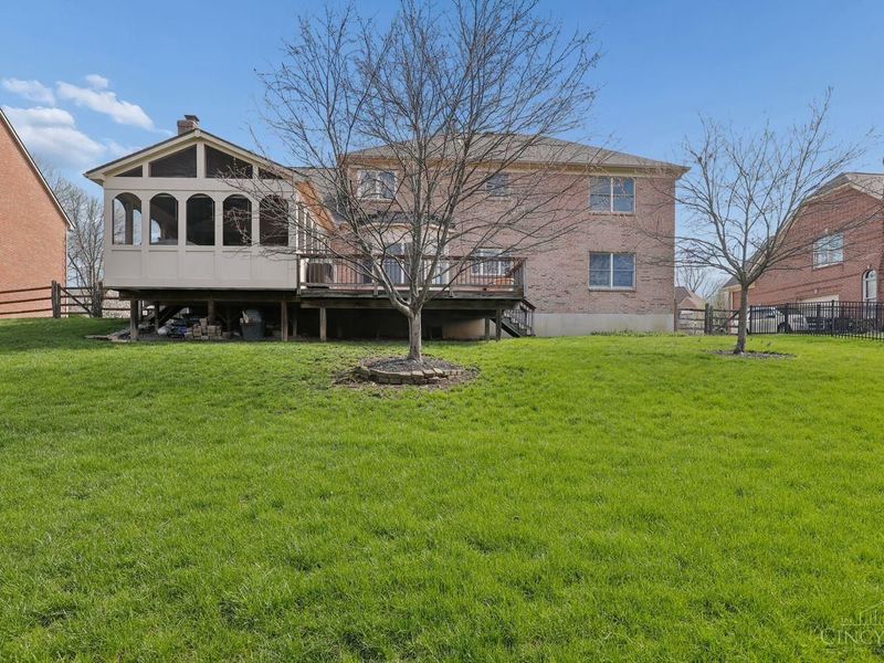 8451 Beckett Pointe Drive, West Chester, OH 45069 Photo 7