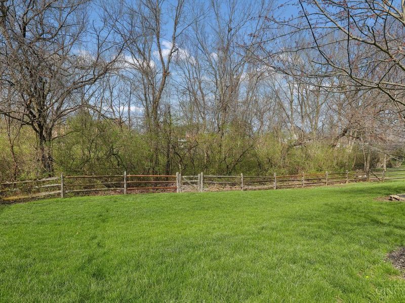 8451 Beckett Pointe Drive, West Chester, OH 45069 Photo 9