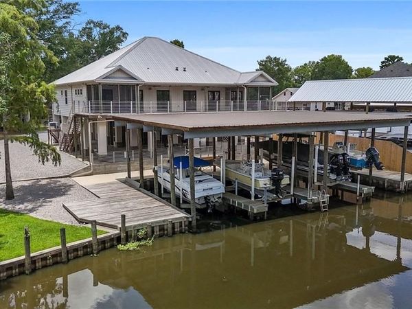 31445 BARBARA Drive, Springfield, LA 70462