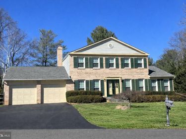 8006 SNOWPINE WAY, MCLEAN, VA 22102