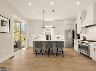 5707 9TH STREET N, ARLINGTON, VA 22205