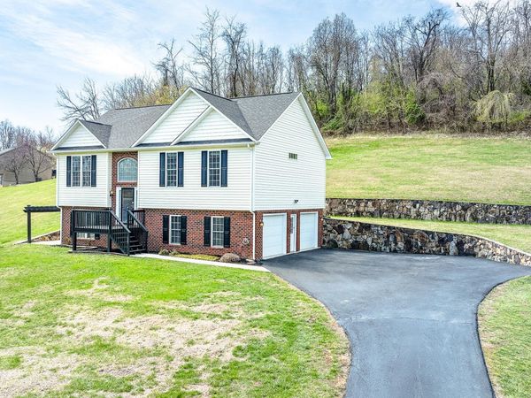 1687 Trinity RD , Troutville, VA 24175