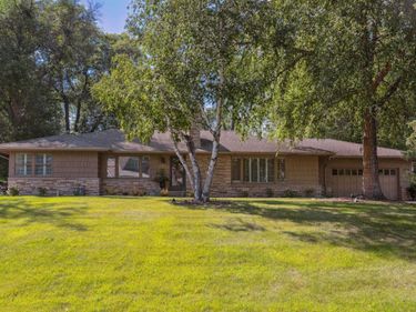 4908 Ridge Place, Edina, MN 55424