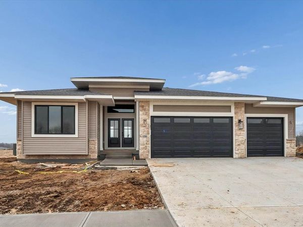 1201 Timber Trl, Solon, IA 52333