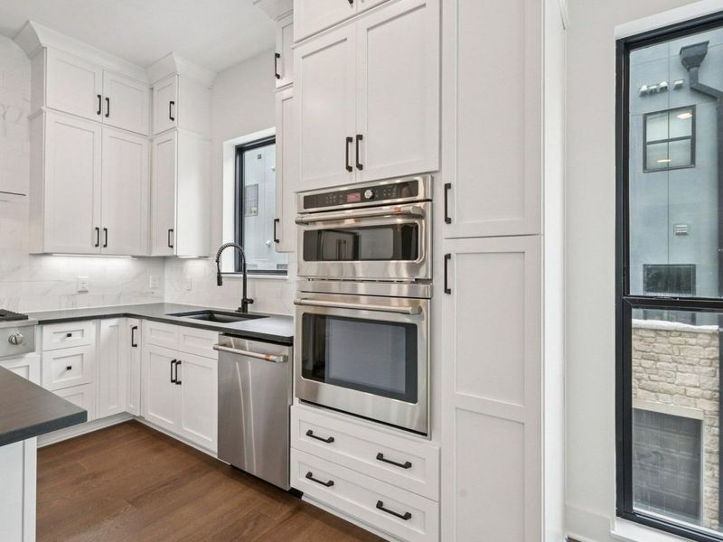 2842 Gunnison Drive , Unit 204, Columbus, OH 43228 Photo 11