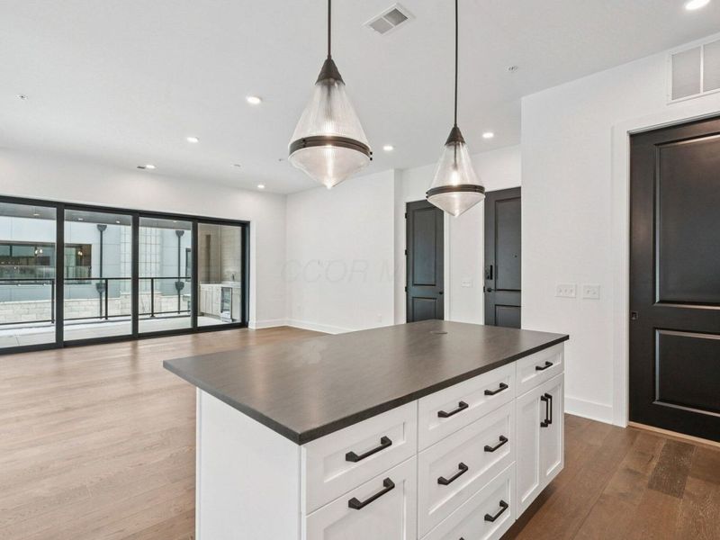 2842 Gunnison Drive , Unit 204, Columbus, OH 43228 Photo 12