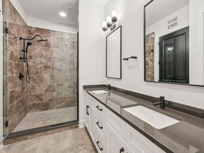 2842 Gunnison Drive , Unit 204, Columbus, OH 43228 Photo 26