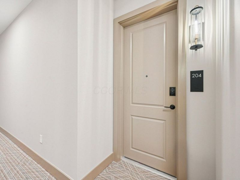 2842 Gunnison Drive, Unit 204, Columbus, OH 43228 Photo 5