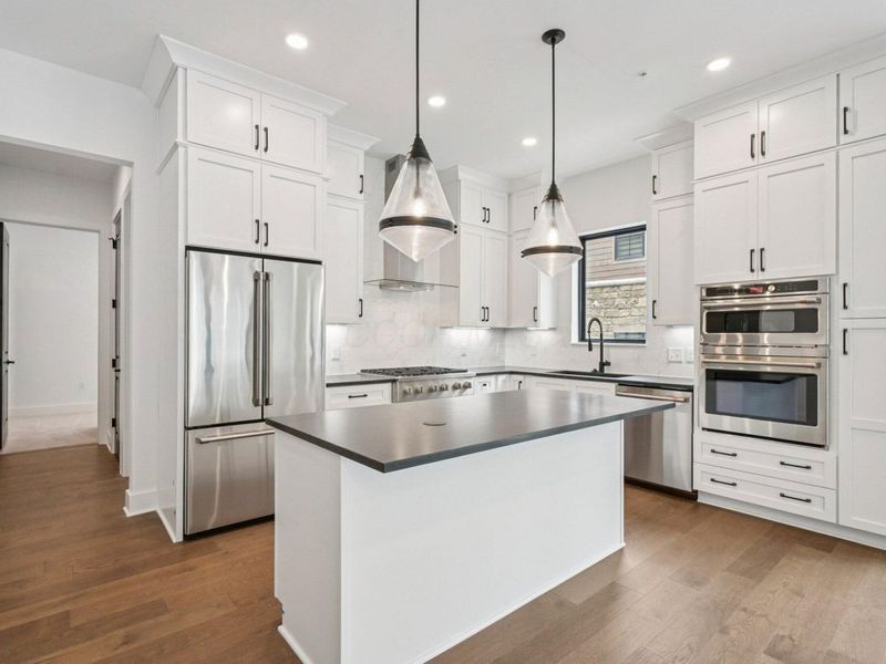 2842 Gunnison Drive , Unit 204, Columbus, OH 43228 Photo 7