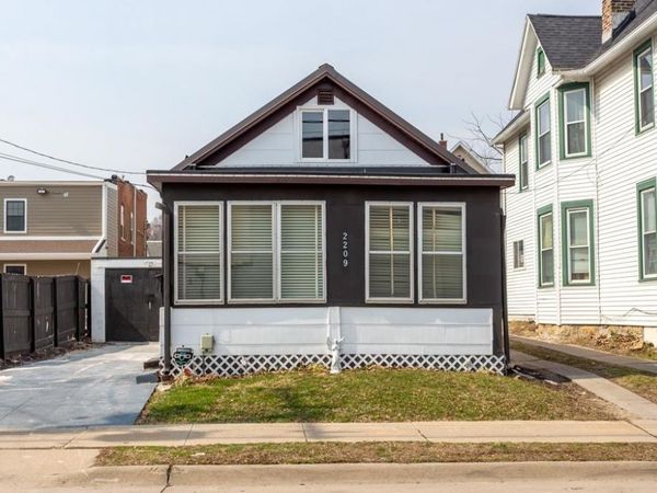 2209 White Street, Dubuque, IA 52001