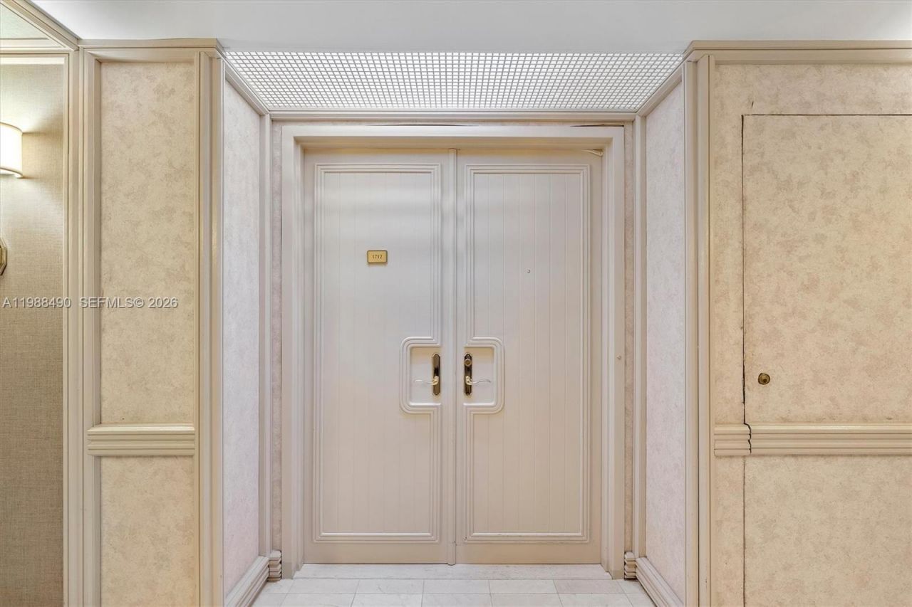 20281 E Country Cub Drive , Unit 1712, Aventura, FL 33180 Photo