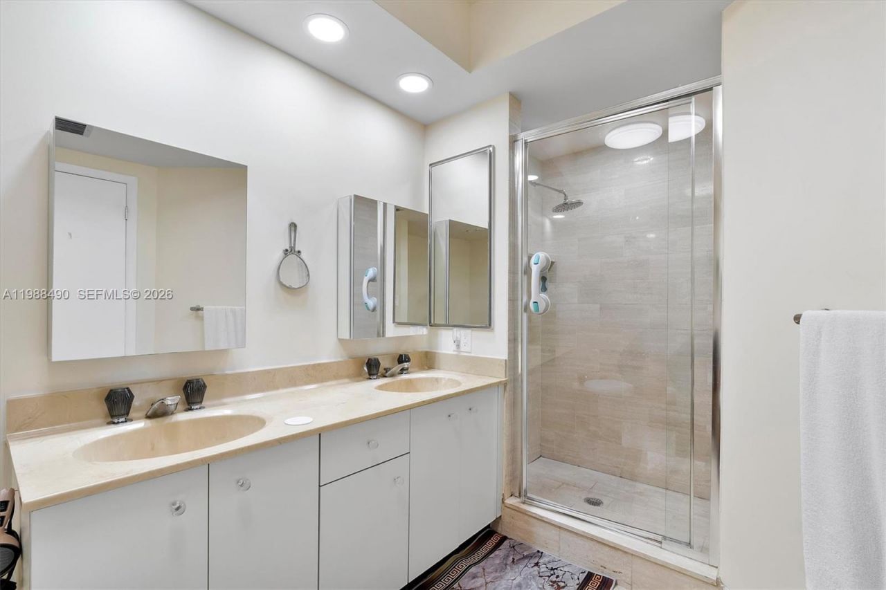 20281 E Country Cub Drive , Unit 1712, Aventura, FL 33180 Photo