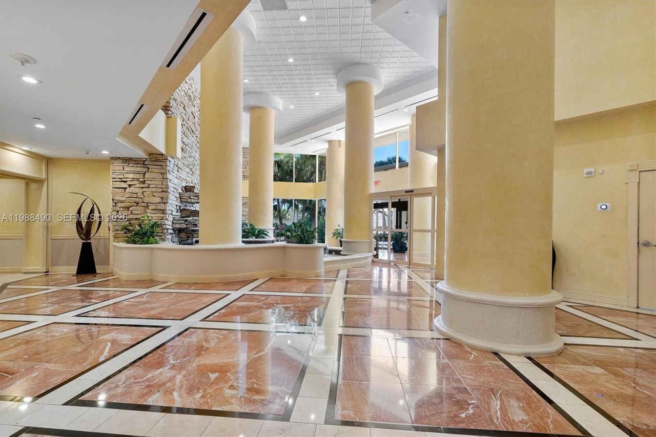 20281 E Country Cub Drive , Unit 1712, Aventura, FL 33180 Photo